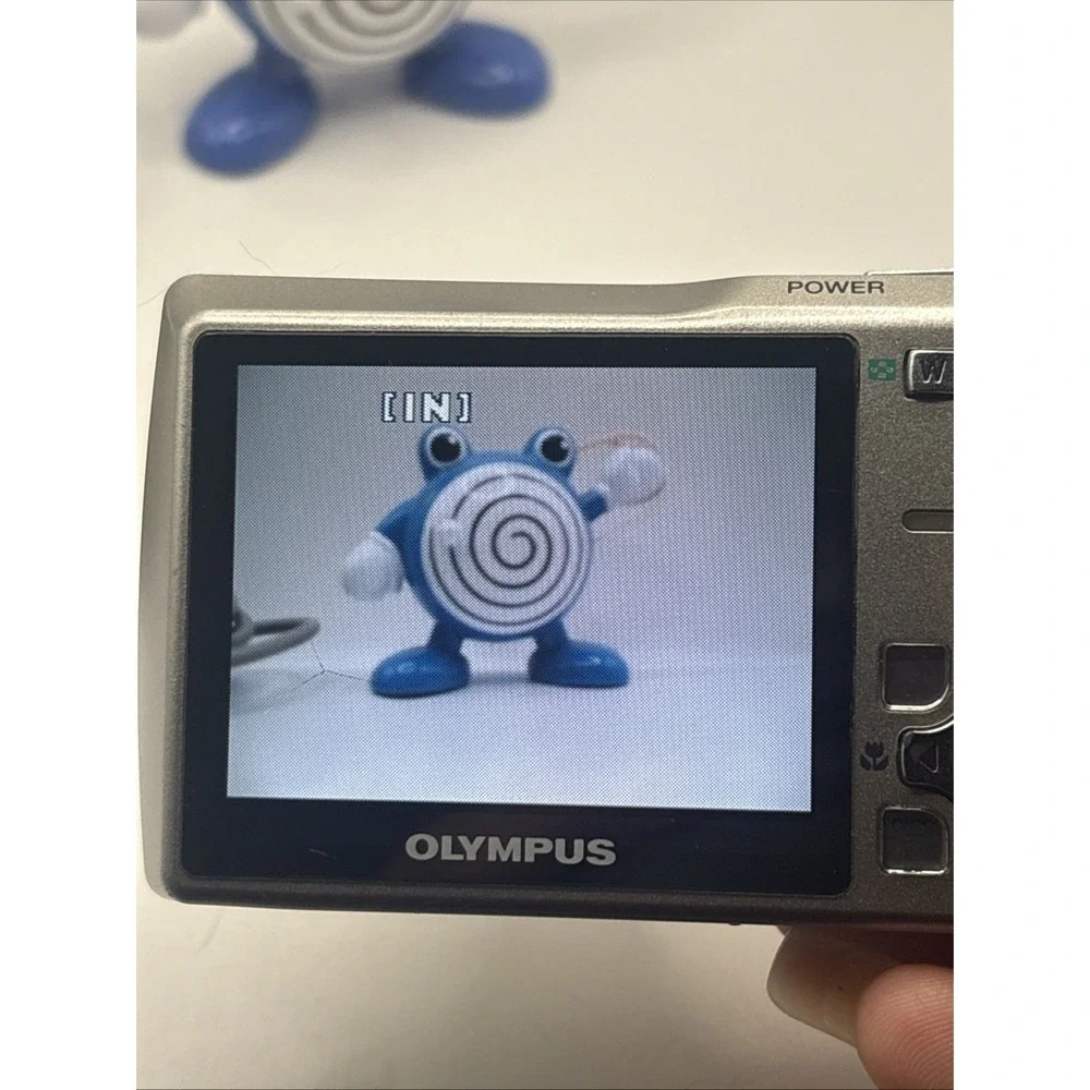 Olympus Stylus Digital Camera 710 7.1MP Camera W/Battery & Manual No Charger